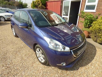 Used Peugeot 208 2014 for sale - 79360274: Photo