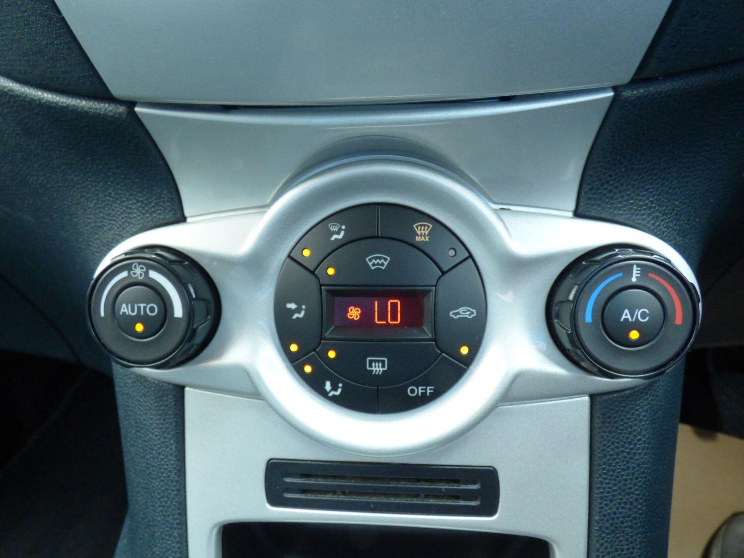 Used Ford Fiesta 2012 for sale - 76712615: Photo 11