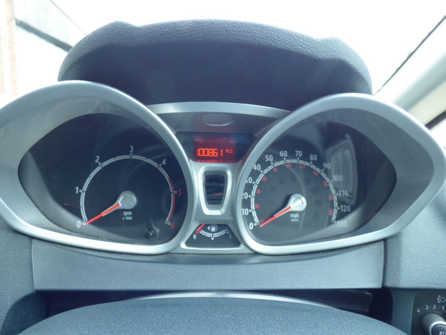 Used Ford Fiesta 2012 for sale - 76712615: Photo 6