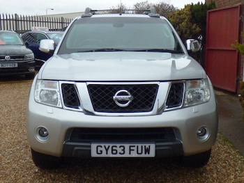 Used Nissan Navara 2013 for sale - 77154444: Photo