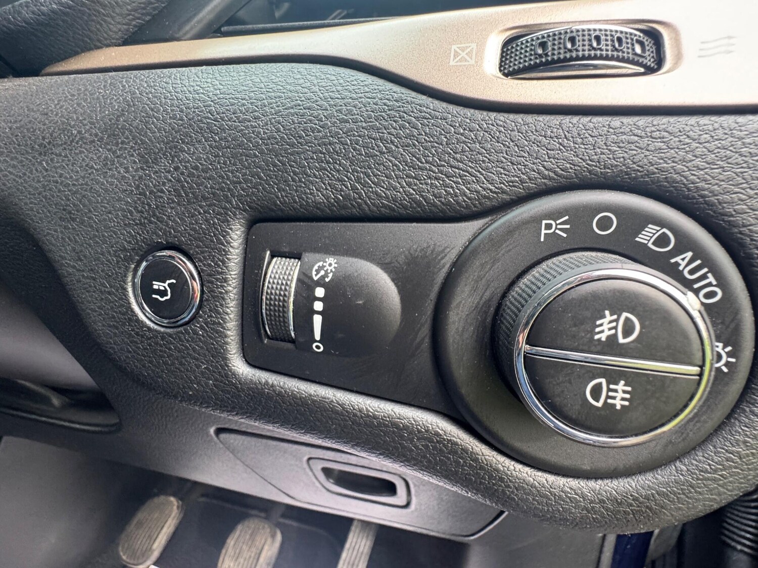 Used Jeep Cherokee 2016 for sale - 77959400: Photo 44