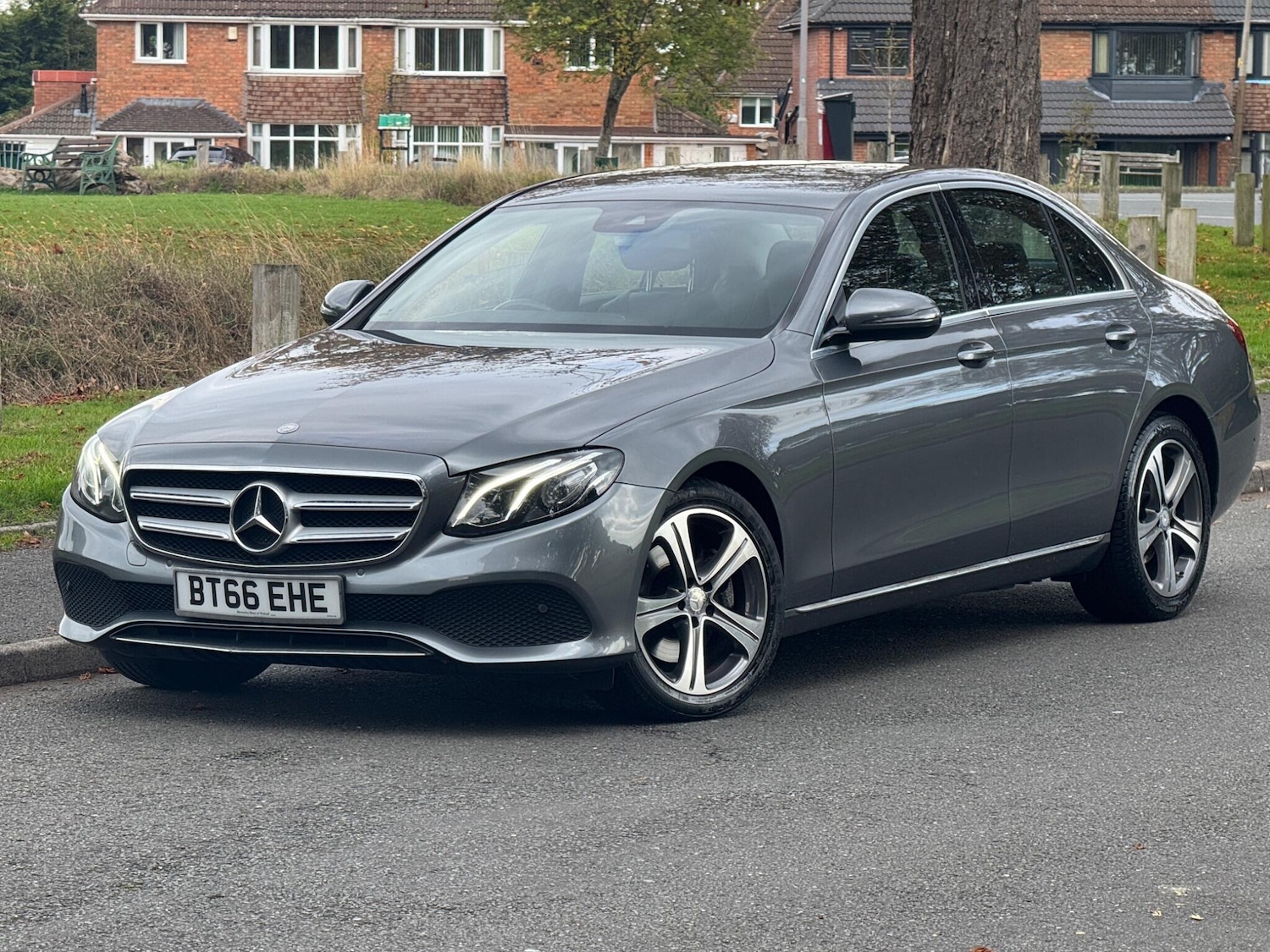 Used Mercedes-Benz E Class 2016 for sale - 77959403: Photo 2