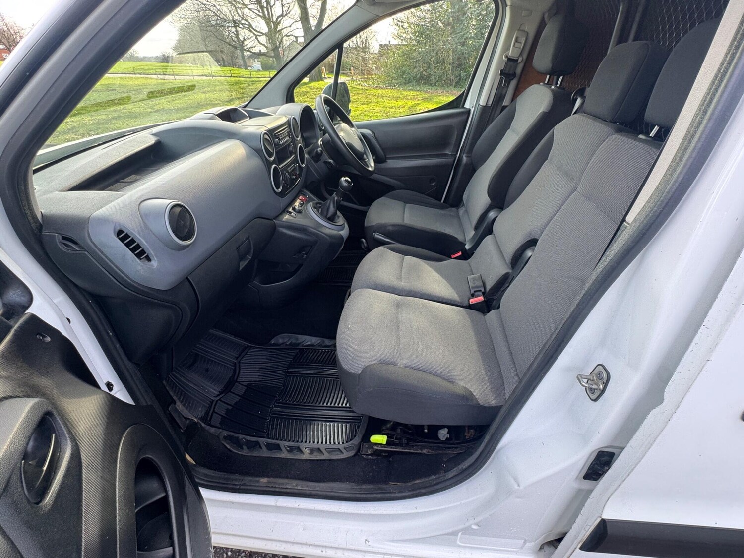 Used Peugeot Partner 2017 for sale - 77959388: Photo 18