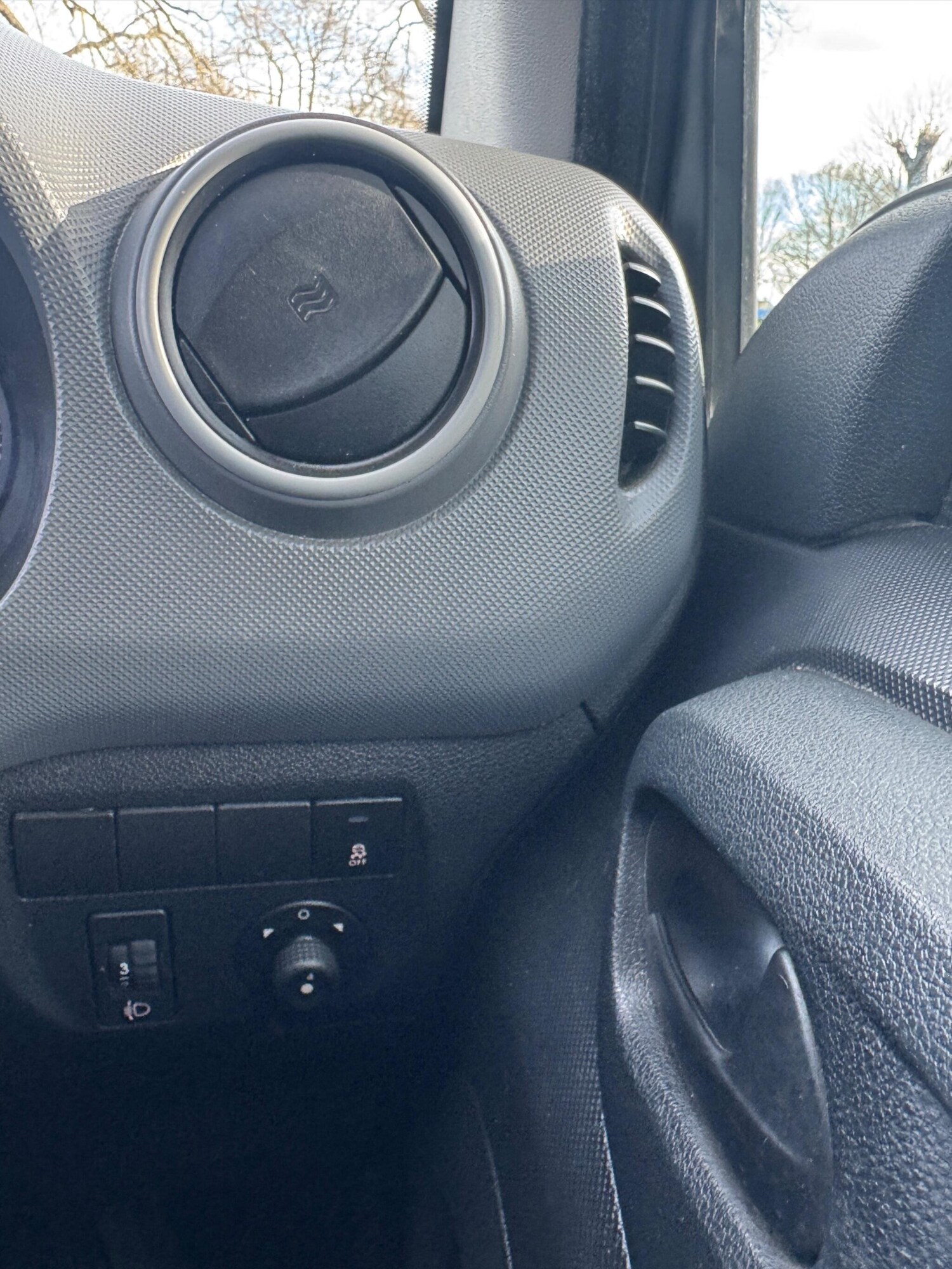 Used Peugeot Partner 2017 for sale - 77959388: Photo 26