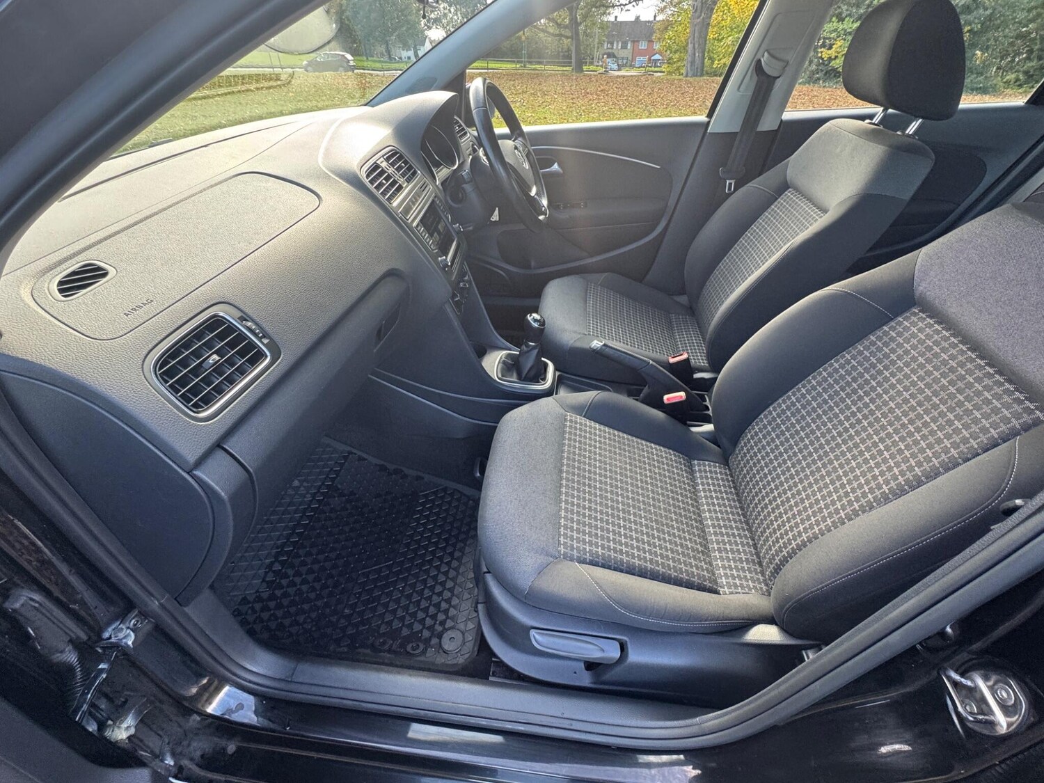 Used Volkswagen Polo 2015 for sale - 77959404: Photo 22