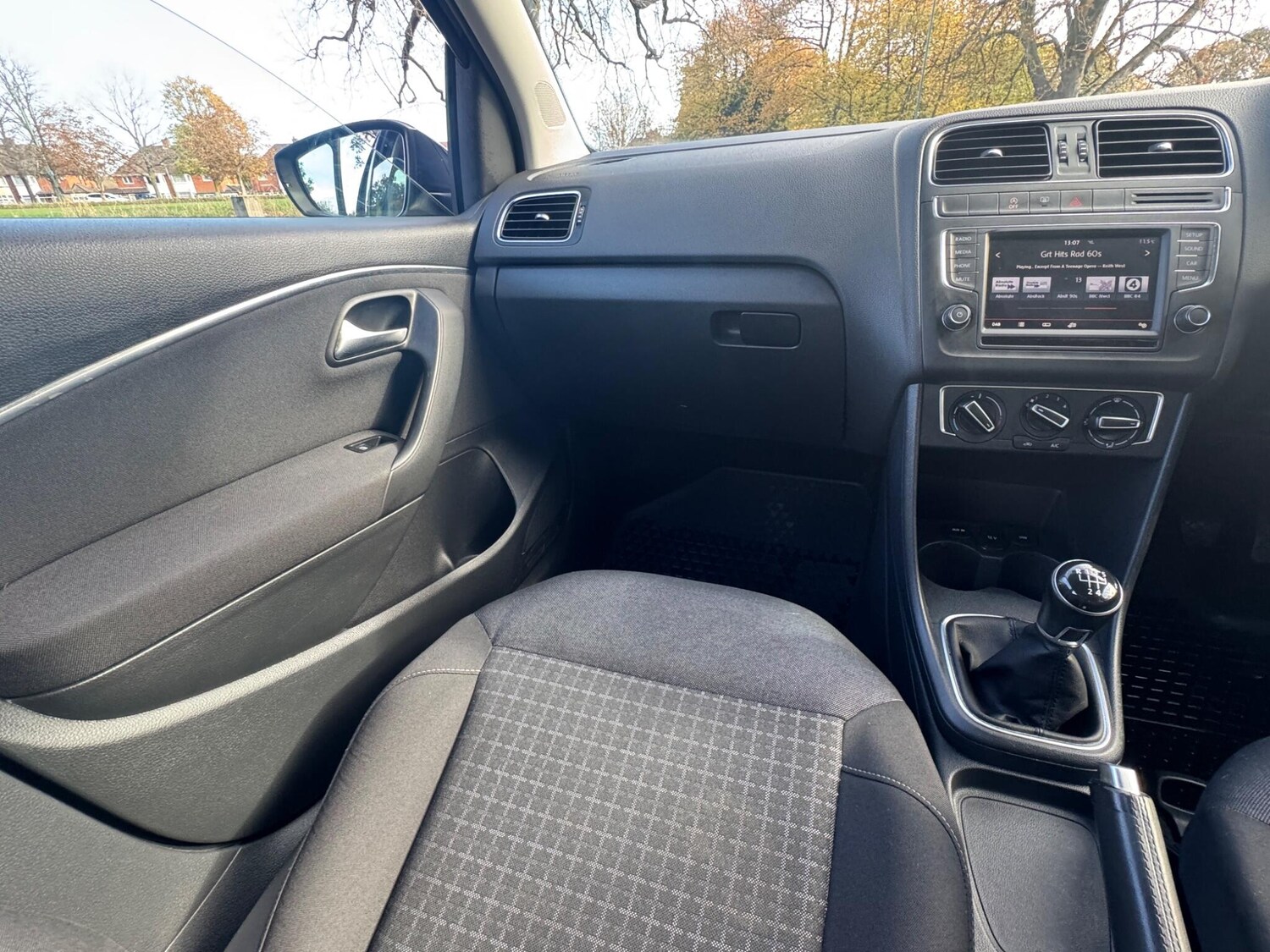 Used Volkswagen Polo 2015 for sale - 77959404: Photo 25