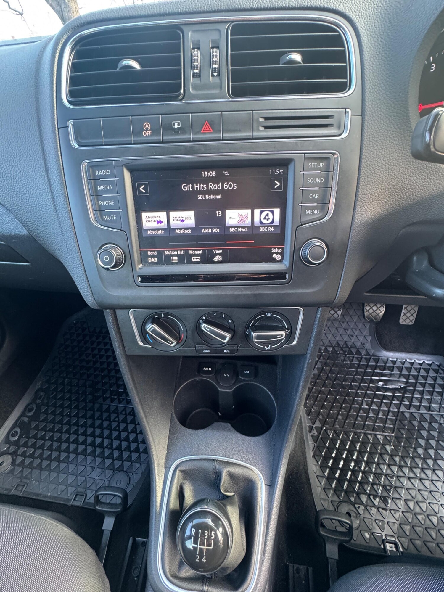 Used Volkswagen Polo 2015 for sale - 77959404: Photo 29