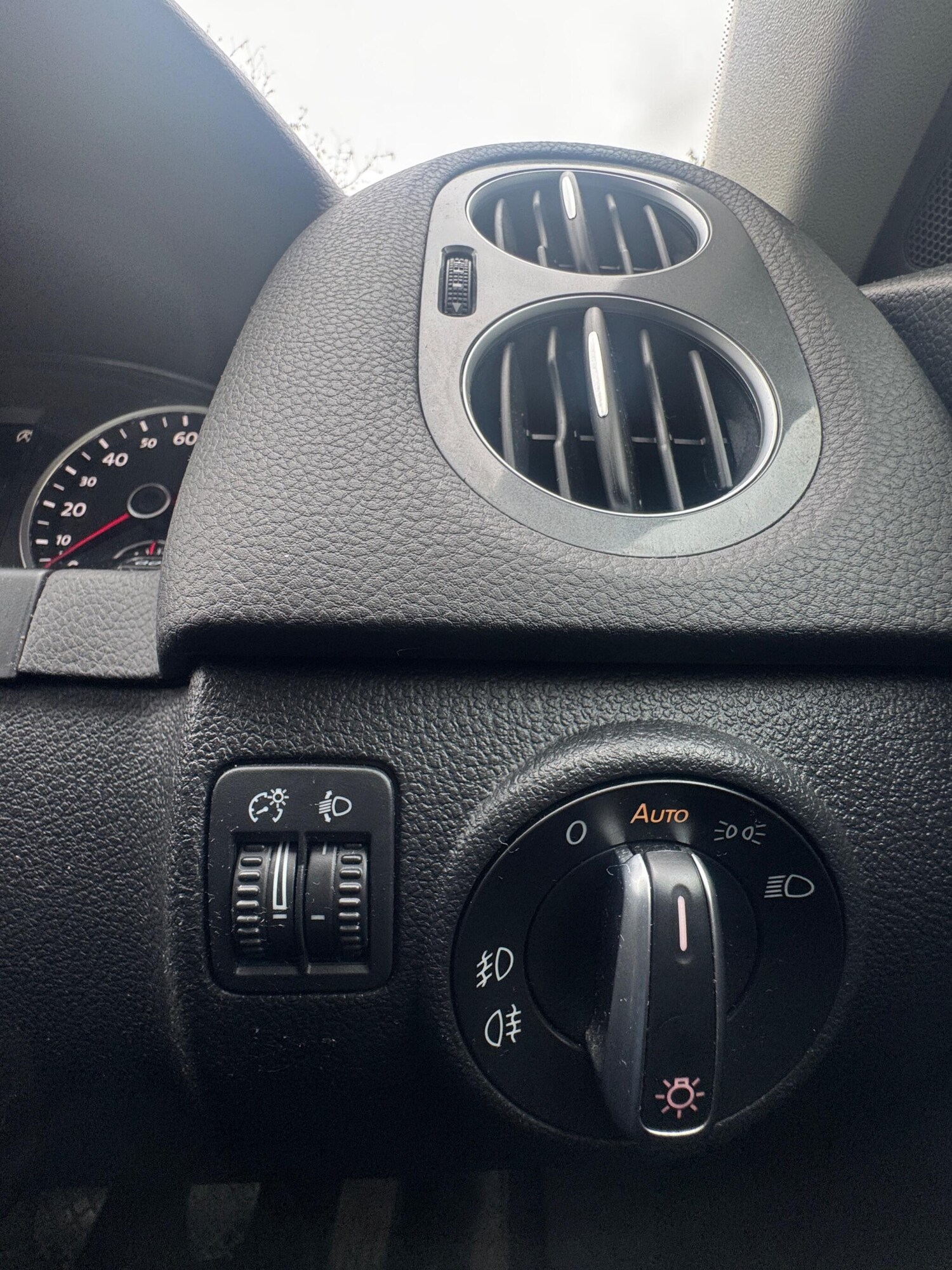 Used Volkswagen Tiguan for sale - 78127836: Photo 28