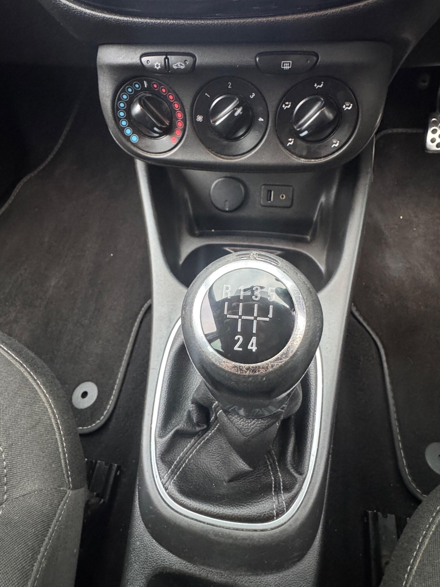 Used Vauxhall Corsa 2015 for sale - 77959394: Photo 35