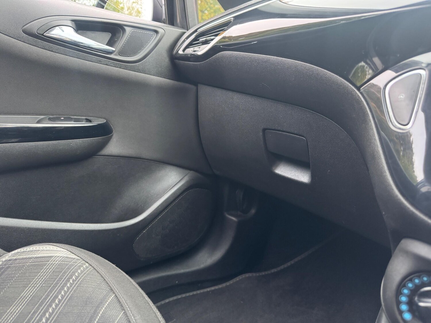 Used Vauxhall Corsa 2015 for sale - 77959394: Photo 36