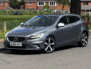 Used Volvo V40 2016 for sale - 78547947: Photo