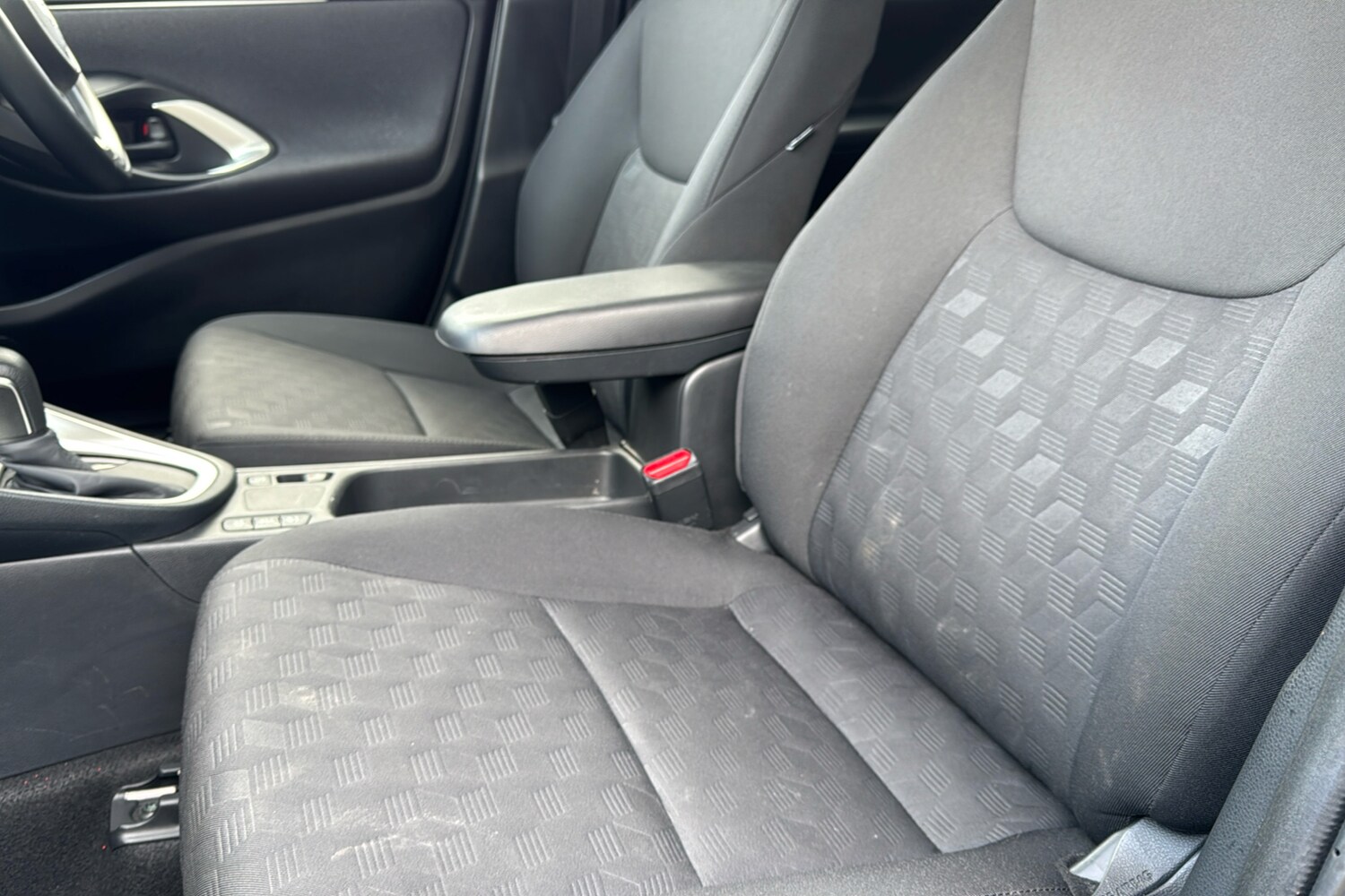 Used Toyota Yaris 2024 for sale - 77527845: Photo 40