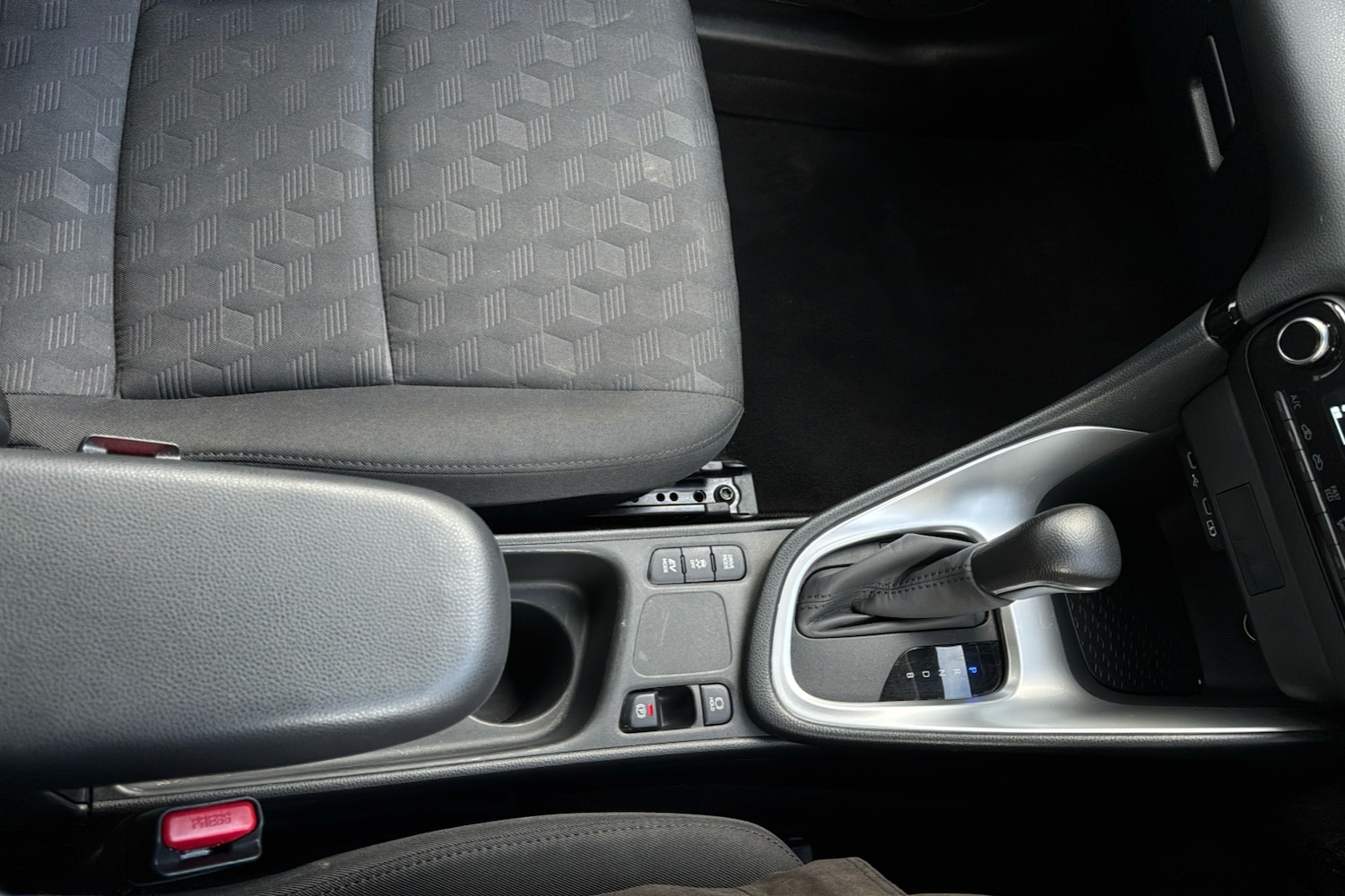 Used Toyota Yaris 2024 for sale - 77527845: Photo 45