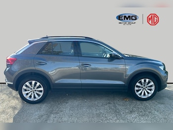 Used Volkswagen T-Roc 2021 for sale - 76588188: Photo