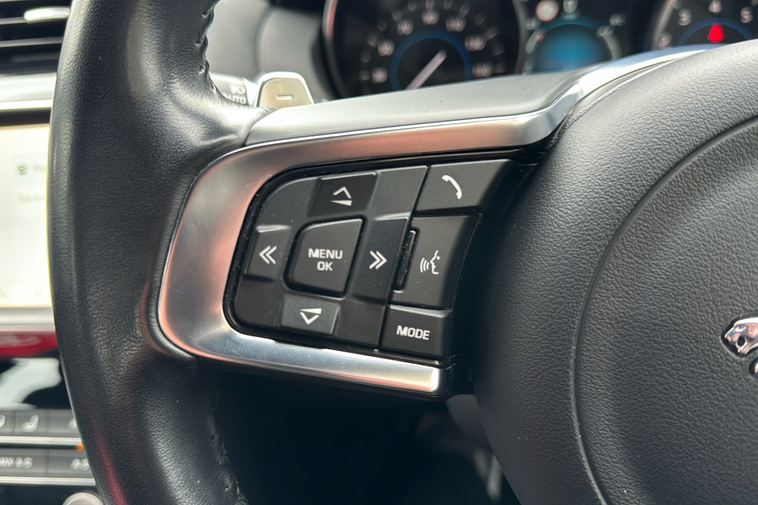 Used Jaguar XE 2019 for sale - 76588147: Photo 17