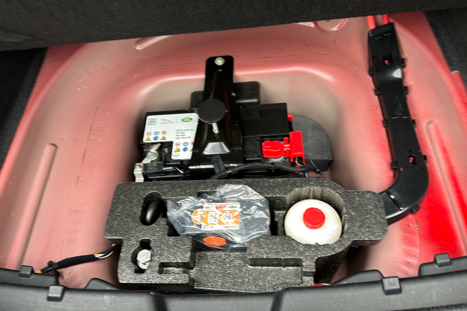 Used Jaguar XE 2019 for sale - 76588147: Photo 24