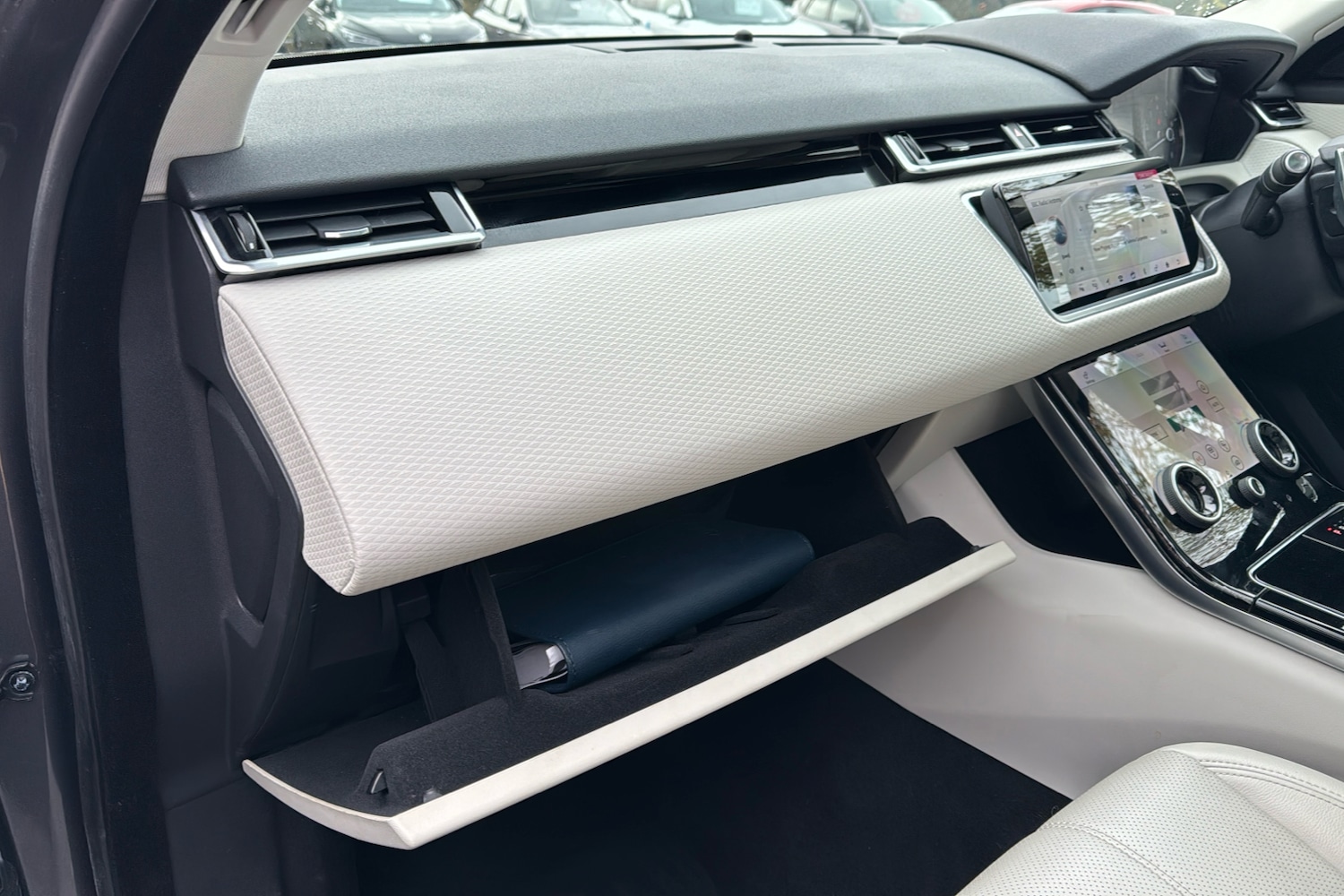 Used Land Rover Range Rover Velar 2019 for sale - 76665967: Photo 40