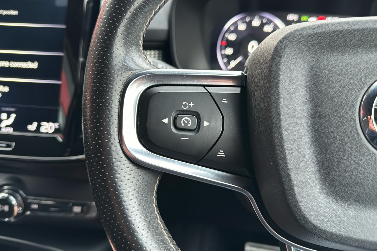 Used Volvo XC40 2020 for sale - 77167644: Photo 17