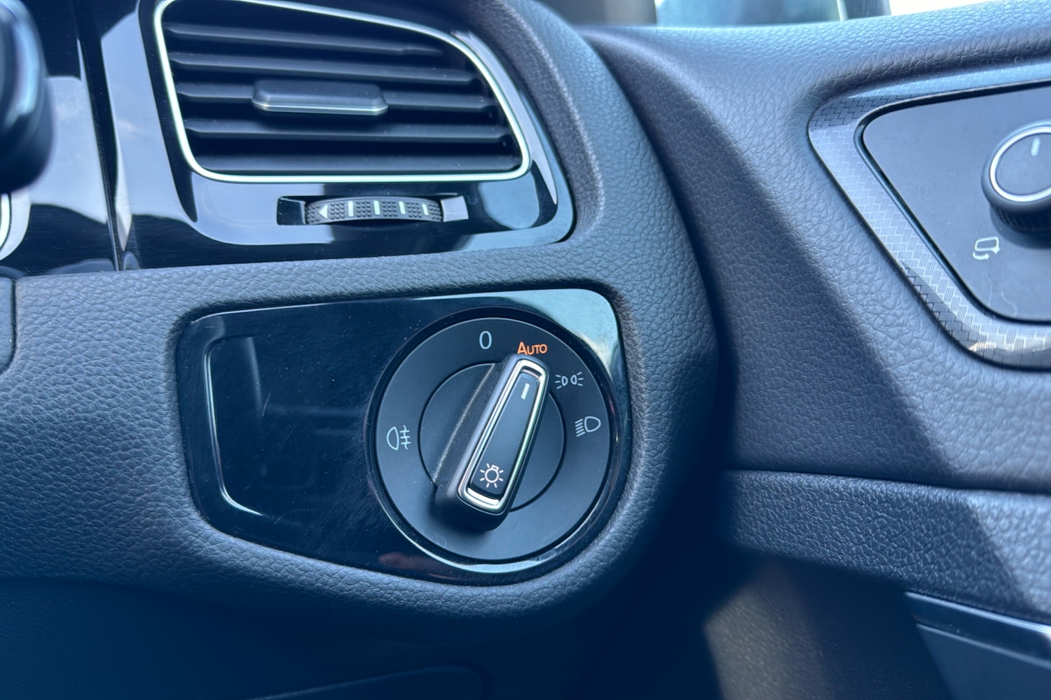 Used Volkswagen Golf 2019 for sale - 77045999: Photo 43