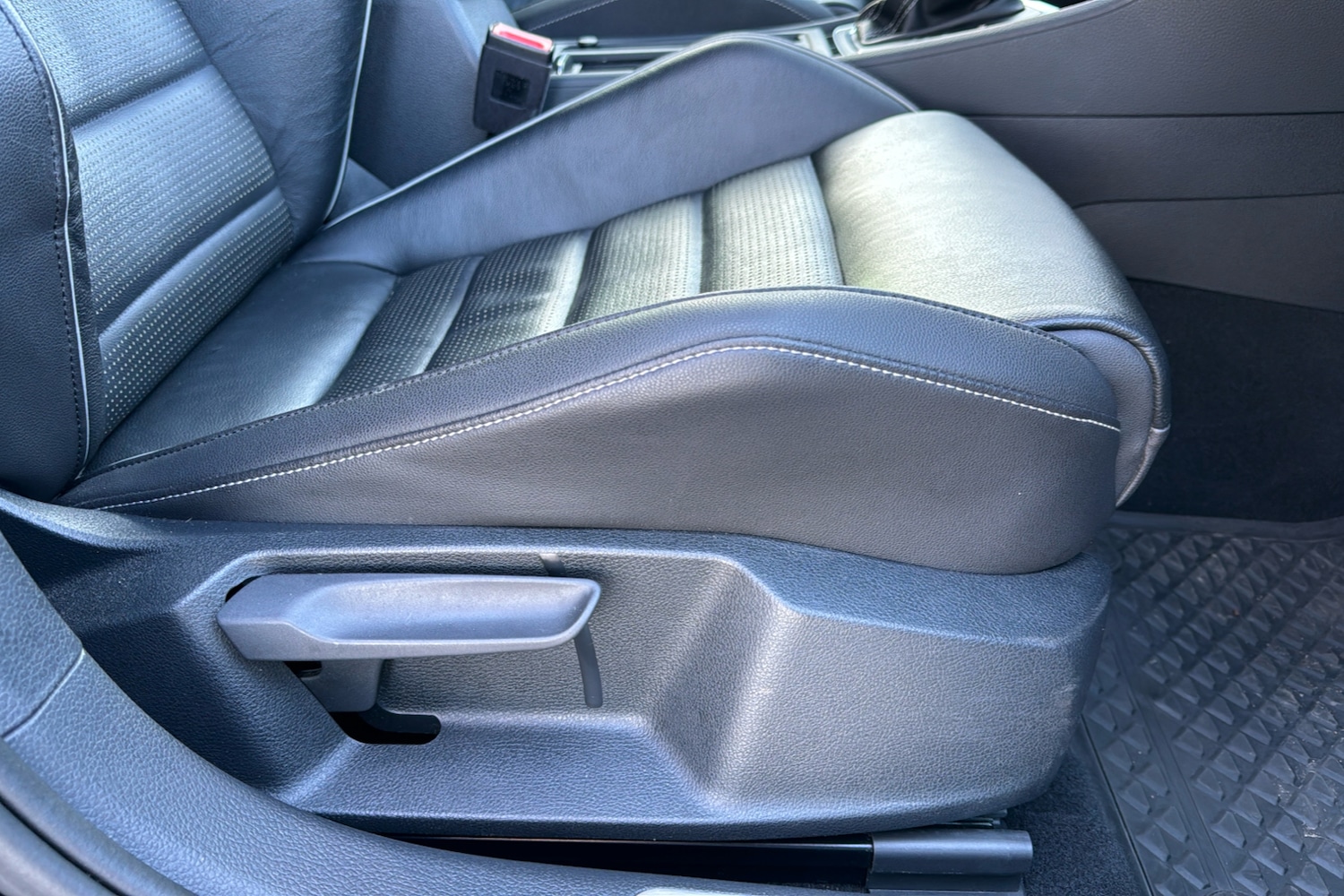 Used Volkswagen Golf 2019 for sale - 77045999: Photo 47