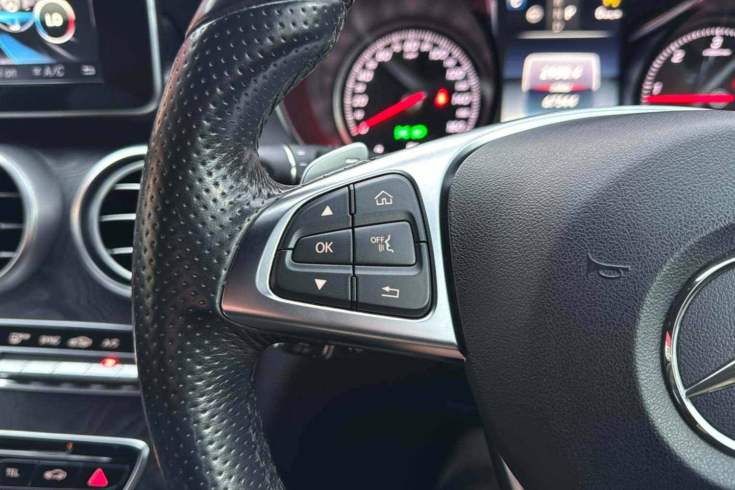 Used Mercedes-Benz C Class 2016 for sale - 76411518: Photo 17