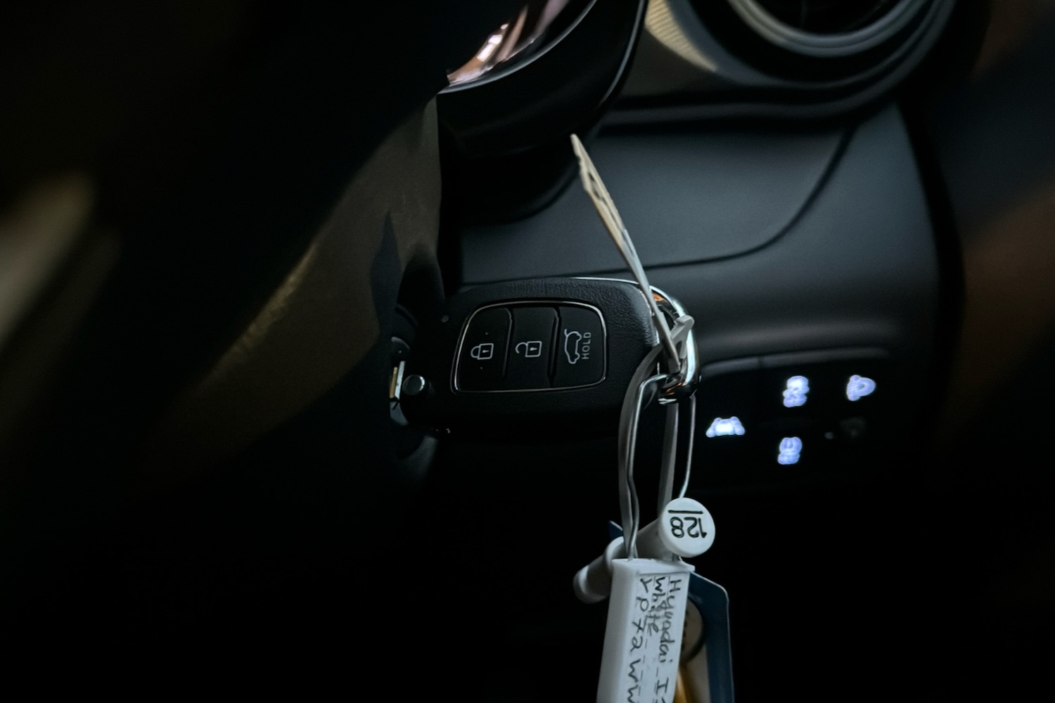 Used Hyundai i10 2022 for sale - 77167639: Photo 23