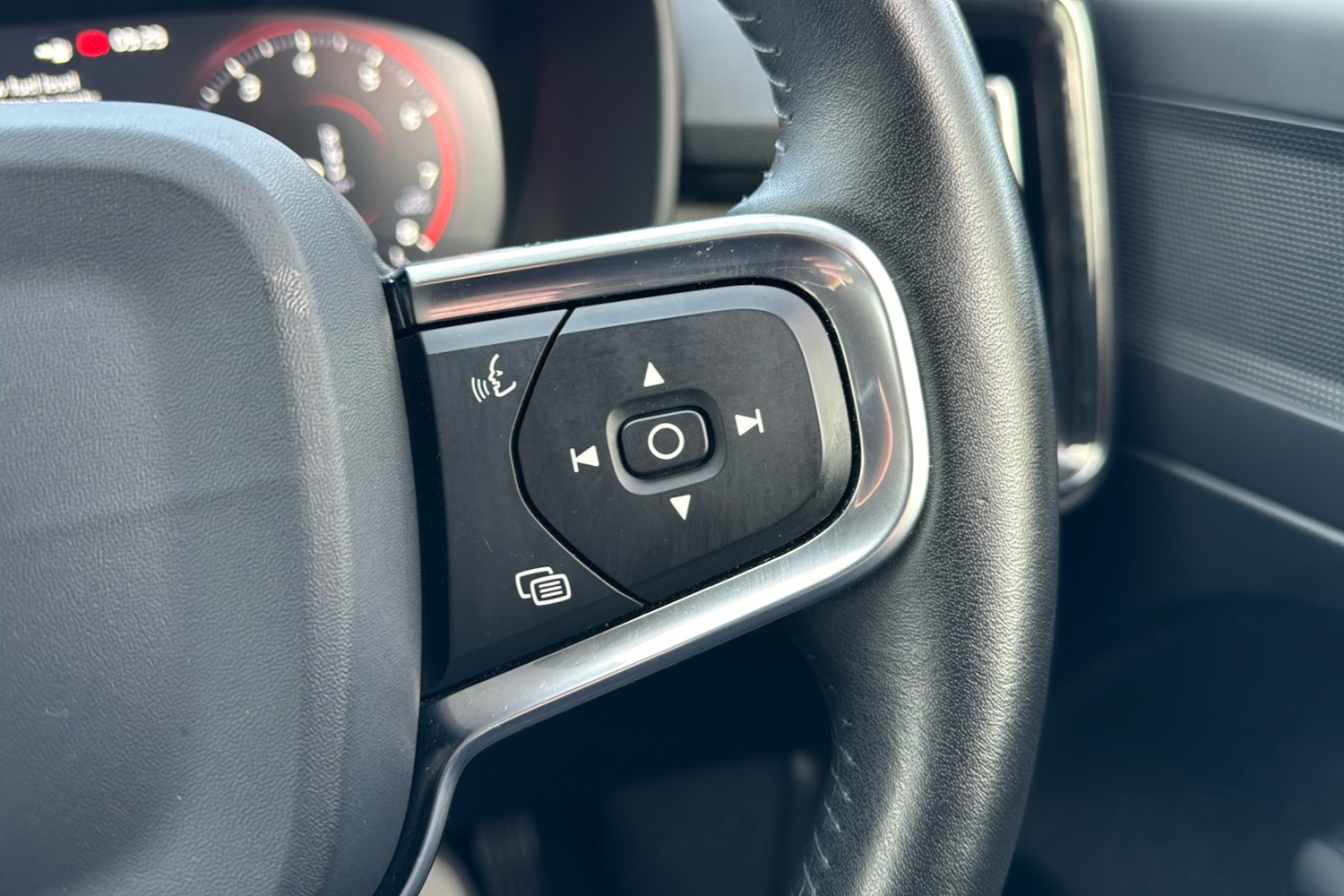 Used Volvo XC40 2020 for sale - 76553331: Photo 18