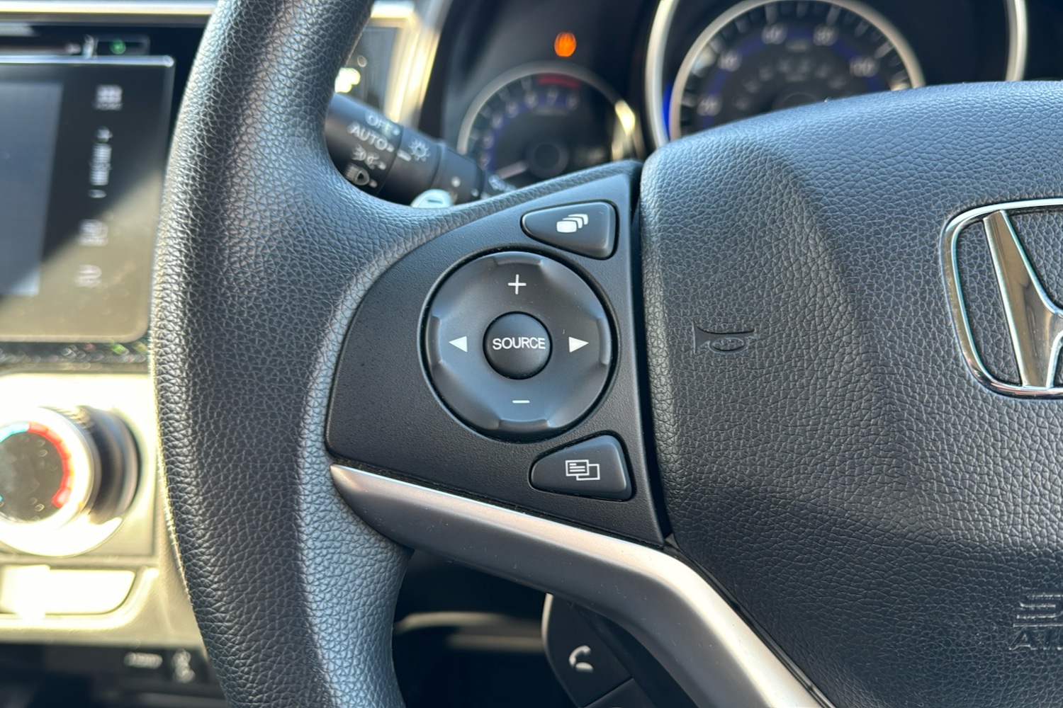 Used Honda Jazz 2019 for sale - 76732602: Photo 17