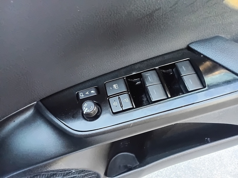 Used Toyota Prius for sale - 76232374: Photo 36