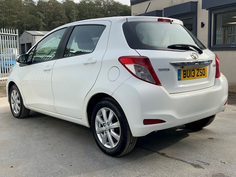 Used Toyota Yaris 2013 for sale - 76047049: Photo 2