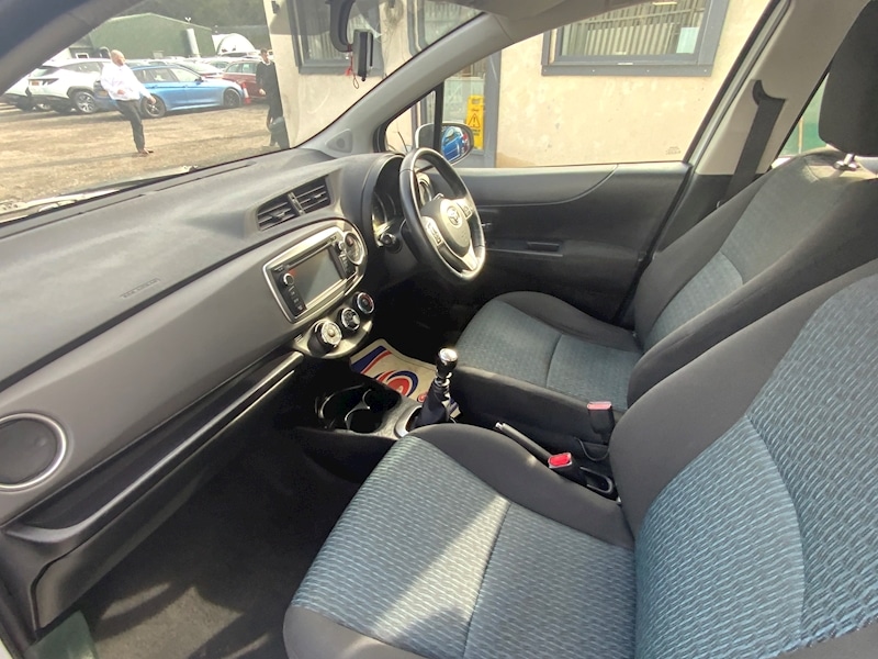 Used Toyota Yaris 2013 for sale - 76047049: Photo 32