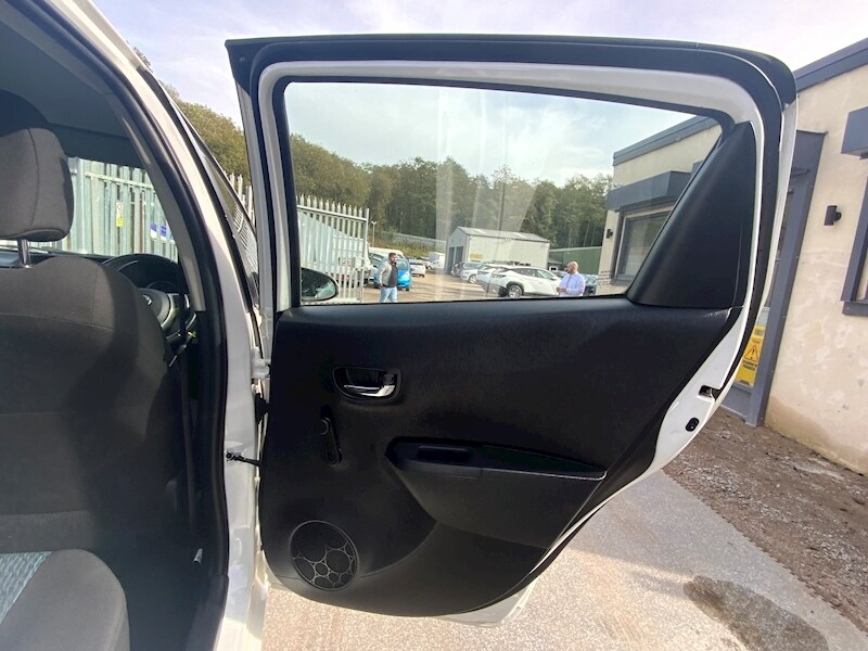 Used Toyota Yaris 2013 for sale - 76047049: Photo 9