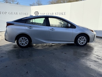 Used Toyota Prius 2024 for sale - 76047090: Photo 2