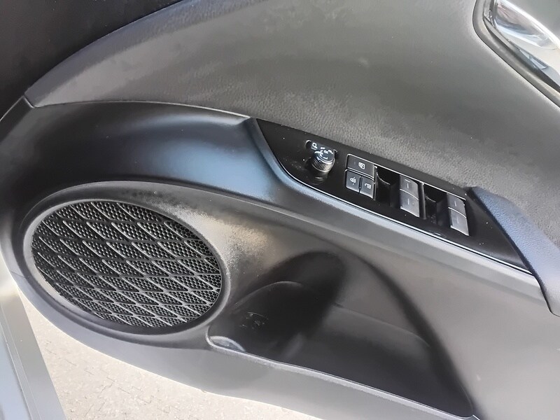 Used Toyota Prius for sale - 76232372: Photo 25