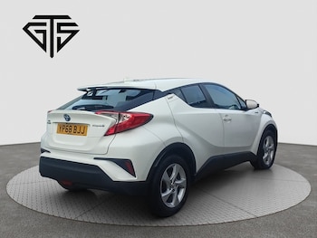 Used Toyota C-HR 2018 for sale - 76027088: Photo 3