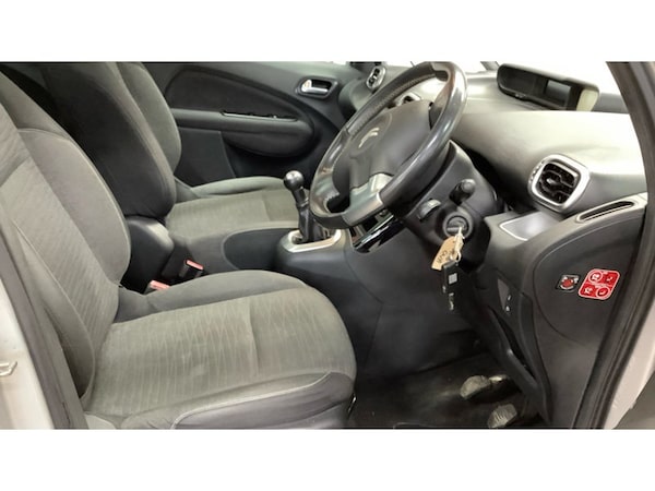 Used Citroen C3 Picasso 2016 for sale - 76047041: Photo 9
