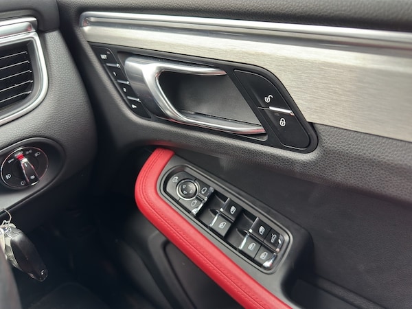 Used Porsche Macan 2025 for sale - 75148980: Photo 18