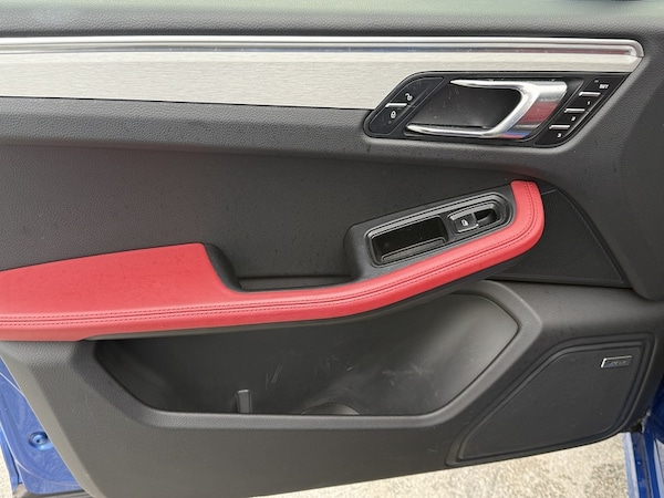 Used Porsche Macan 2025 for sale - 75148980: Photo 45