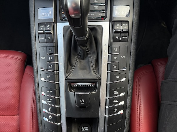 Used Porsche Macan 2025 for sale - 75148980: Photo 70
