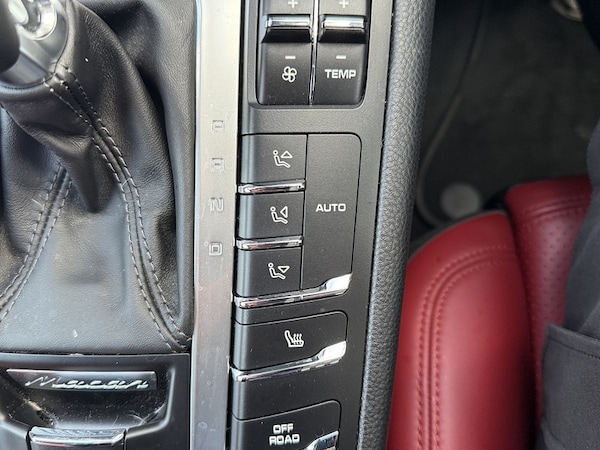 Used Porsche Macan 2025 for sale - 75148980: Photo 71