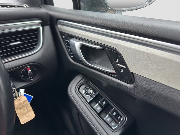 Used Porsche Macan 2018 for sale - 74360759: Photo 20