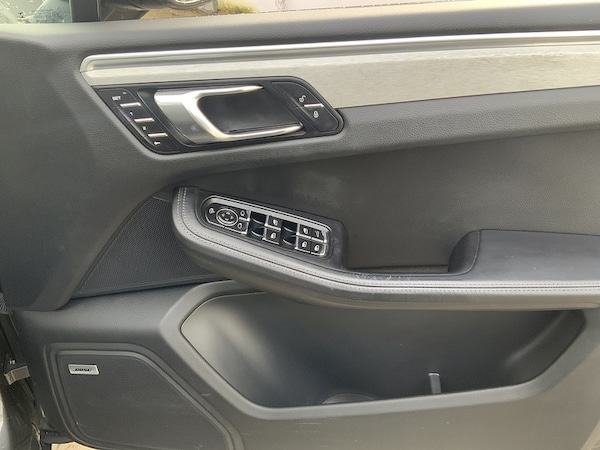 Used Porsche Macan 2018 for sale - 74360759: Photo 28
