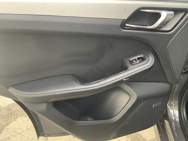 Used Porsche Macan 2018 for sale - 74360759: Photo 43