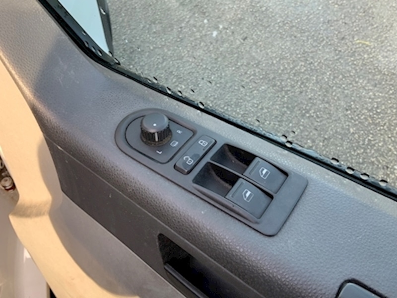 Used Volkswagen Transporter 2015 for sale - 76047103: Photo 11