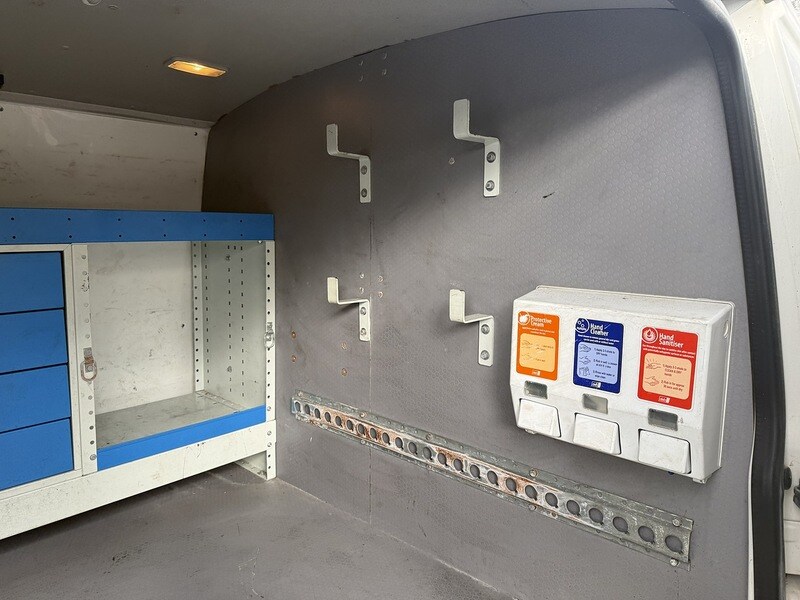 Used Volkswagen Transporter 2015 for sale - 76047103: Photo 23