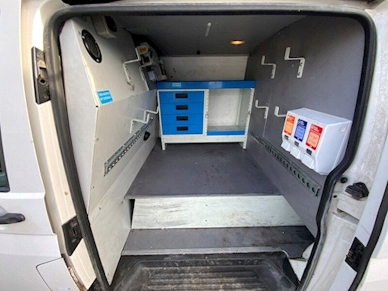 Used Volkswagen Transporter 2015 for sale - 76047103: Photo 9