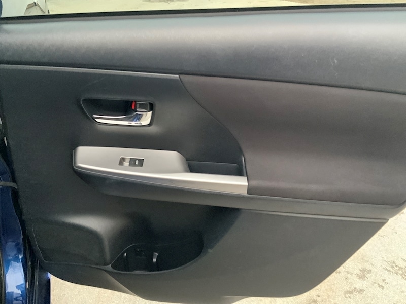 Used Toyota Prius+ 2023 for sale - 76047118: Photo 15