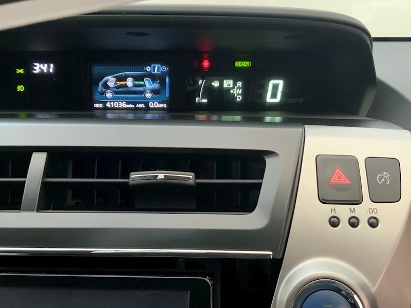 Used Toyota Prius+ 2023 for sale - 76047118: Photo 25