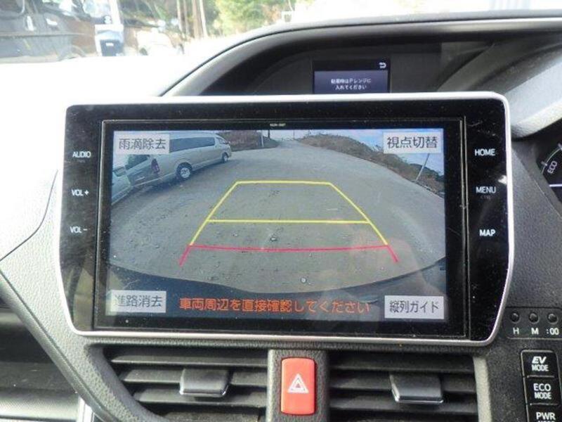 Used Toyota Voxy for sale - 77776352: Photo 17