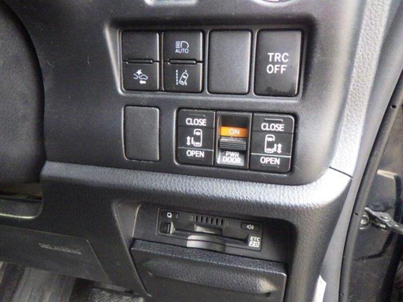 Used Toyota Voxy for sale - 77776352: Photo 18